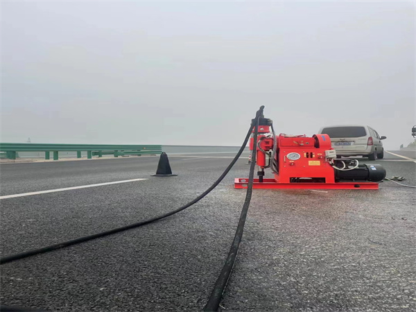 建昌马路路基路面开裂下沉注浆加固灌浆